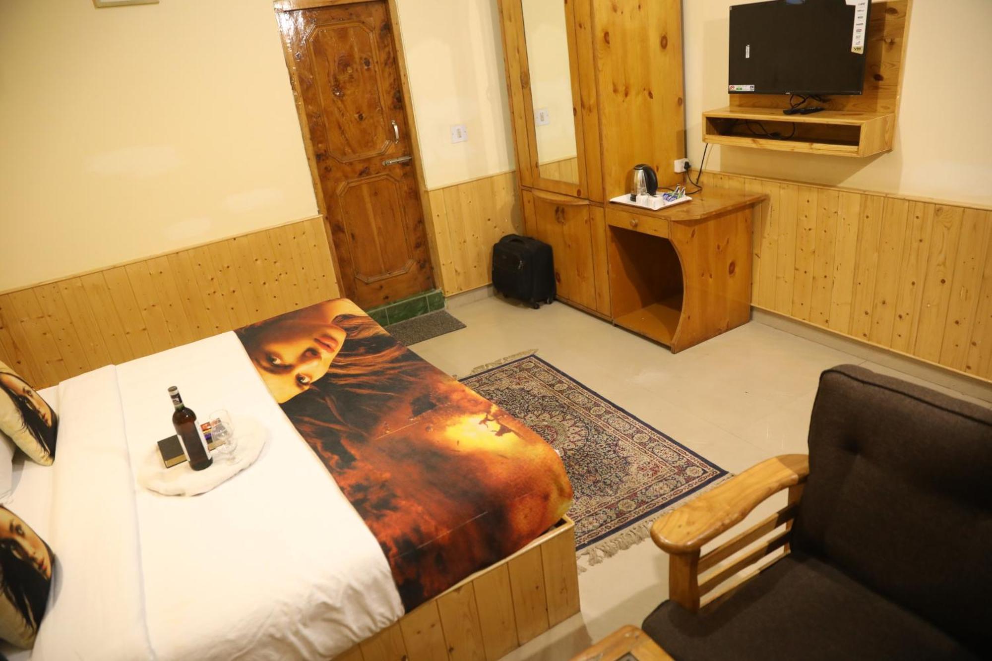 Hotel Purnima Riverside Kasol Exteriér fotografie